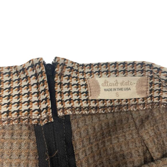 Altar’d State Wrap Front Houndstooth Tan Black Shorts Womens Small - Picture 4 of 6